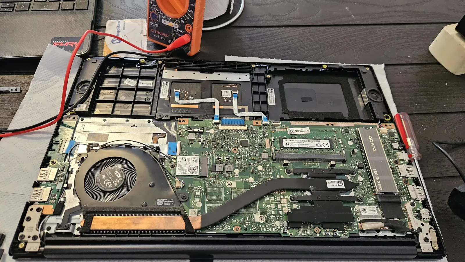 Trabajo de reparación realizado por Remain Computers