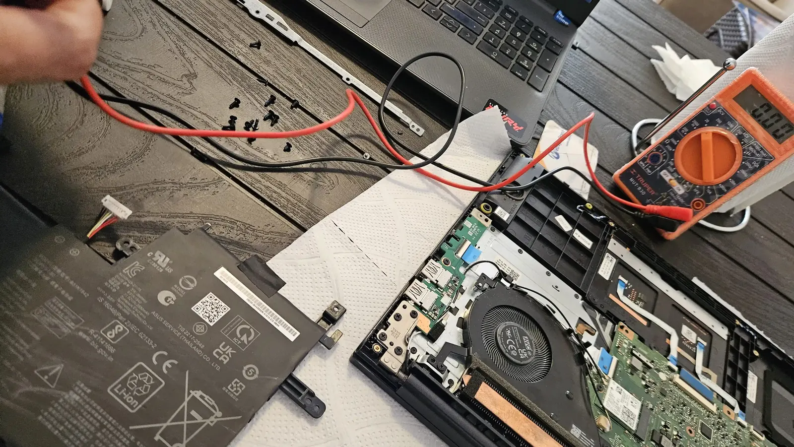 Trabajo de reparación realizado por Remain Computers